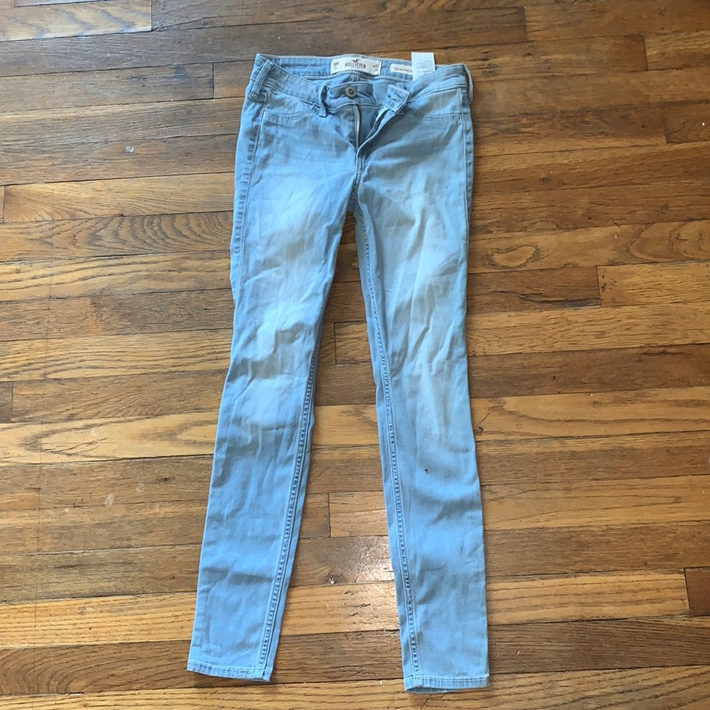 Light colored Hollister Low Rise Jeggings Size 00S
